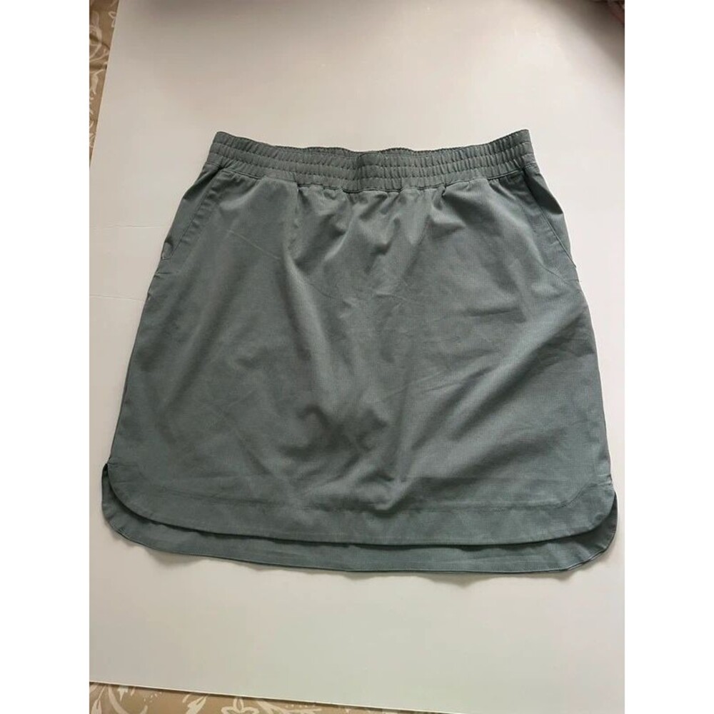 Duluth Trading Hiking Skirt with Built in Shorts and Pockets